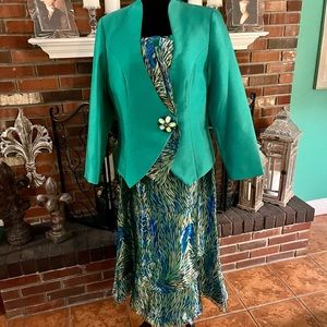 NWOT ladies dress suit.